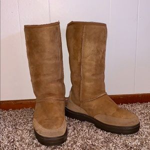 Women’s Ugg Boots Ultra Tall Braided sz 6